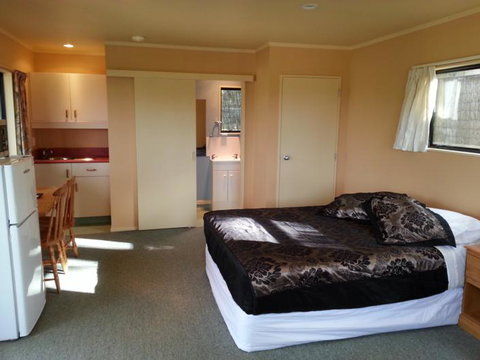 Roselands Chalet Accommodation - Accommodation New Zealand 2