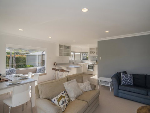 Sea-cluded - Hahei Holiday Home - Accommodation New Zealand 3