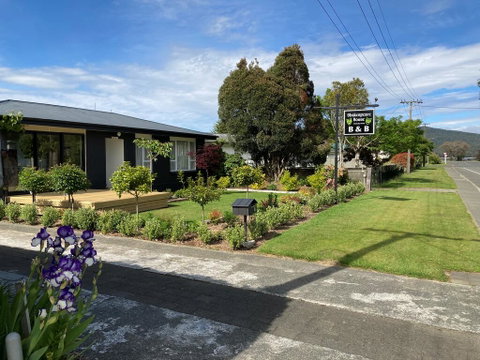 Shakespeare House - Accommodation New Zealand 0