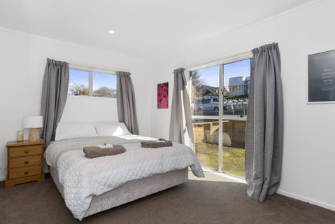 Styley On Briarley Unit 1 - Accommodation New Zealand 2