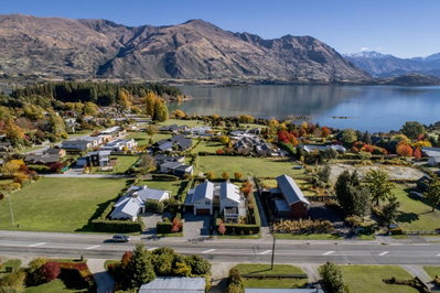 Stylish Apartment, Lake Wanaka Views