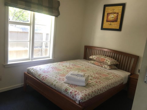 Sunny House With 5 Bedrooms(near Airport) - Accommodation New Zealand 3