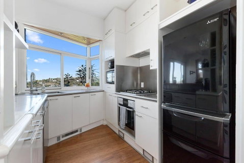 Sunrise And Spa At Mt Pleasant - Christchurch Holiday Home - Accommodation New Zealand 2
