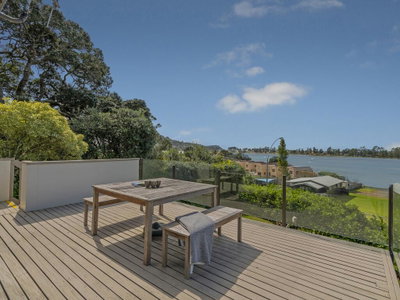 Tairua Harbour Views - Tairua Holiday Home