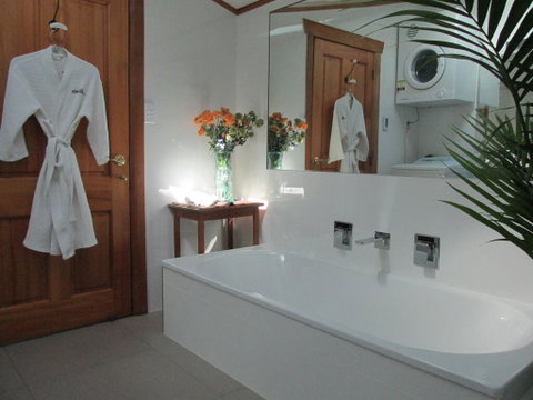 Tarawhata Thermal Apartment - Accommodation New Zealand 0