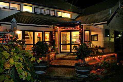 Tasman Bay Backpackers - Accommodation New Zealand 0