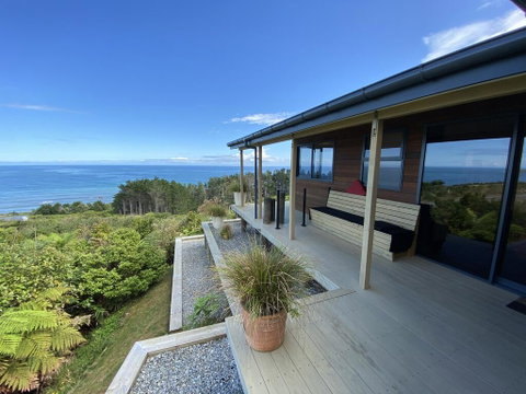 Tasman Sea Retreat - Accommodation New Zealand 2
