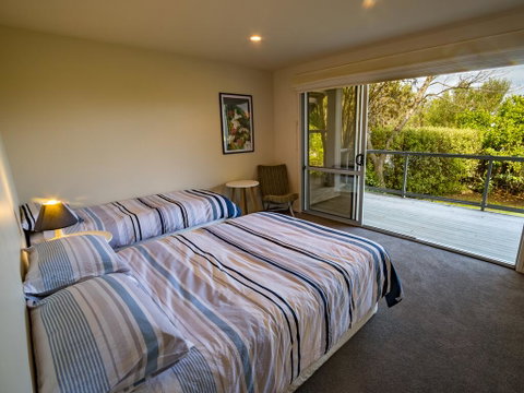 Te Wharepuni - Tata Beach Holiday Home - Accommodation New Zealand 3