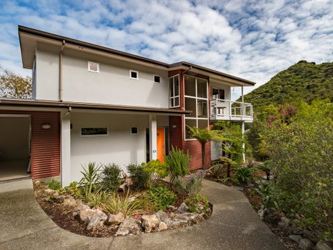Te Wharepuni - Tata Beach Holiday Home - Accommodation New Zealand 0