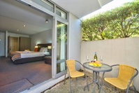 Tekau Studio with an easy walk to downtown