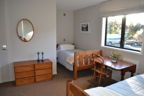 The Bach - Accommodation New Zealand 2