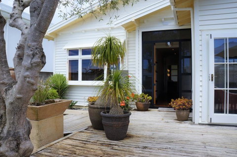 THE BULLER BUNGALOW - YOU WILL FALL IN LOVE - Accommodation New Zealand 1