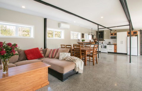 The Cowshed - Accommodation New Zealand 2