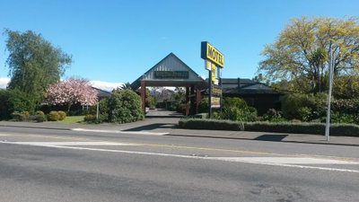 The Highwayman Motel