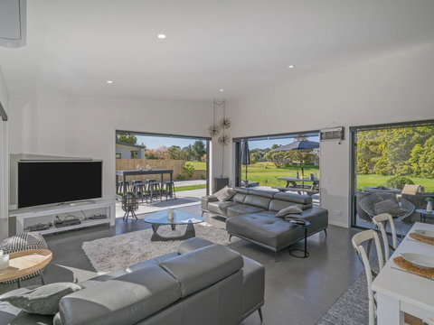 The Honey House - Pauanui Holiday Home - Accommodation New Zealand 3