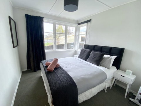 The Kiwi Bach - Accommodation New Zealand 3