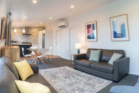 The Yellow House - Accommodation New Zealand 0