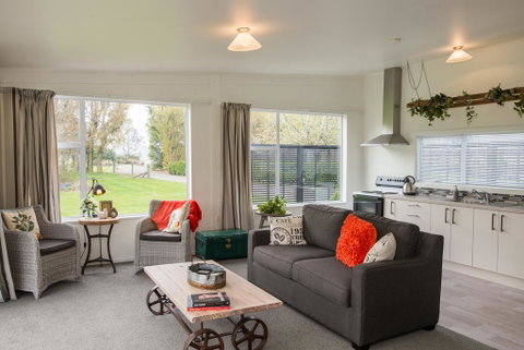 Thistle Cottage - Accommodation New Zealand 0