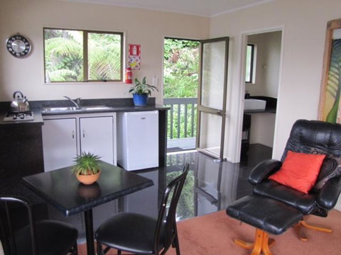 Tipi And Bobs Waterfront Lodge - Accommodation New Zealand 2