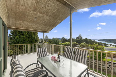 Tirairaka Lookout - Okiato Holiday Home