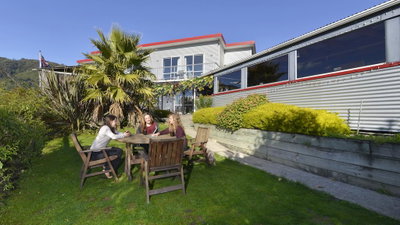 Tombstone Motel, Lodge & Backpackers