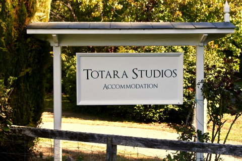 Totara Studios - Accommodation New Zealand 0