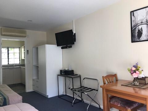 Tudor Lodge Motel - Accommodation New Zealand 2