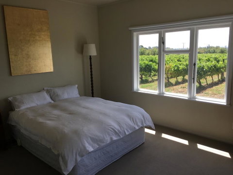 Tuki Vineyard Cottage - Accommodation New Zealand 2