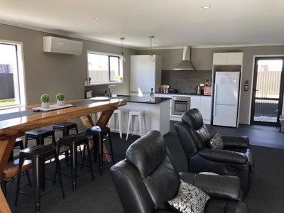Twizel - Rhoboro Getaway - Modern & Relaxing