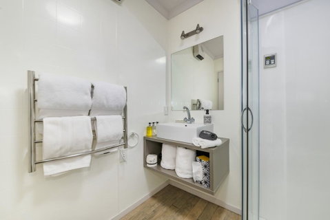 Two Tree Lodge - Accommodation New Zealand 1