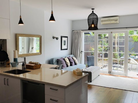 Uptown City Haven - Accommodation New Zealand 0
