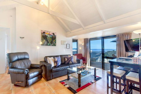 Villa Topaz - Accommodation New Zealand 0