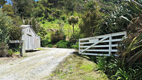 Waiotemarama Falls Lodge - Accommodation New Zealand 0
