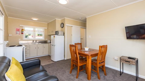 Waitangi Beach Unit B - Accommodation New Zealand 3