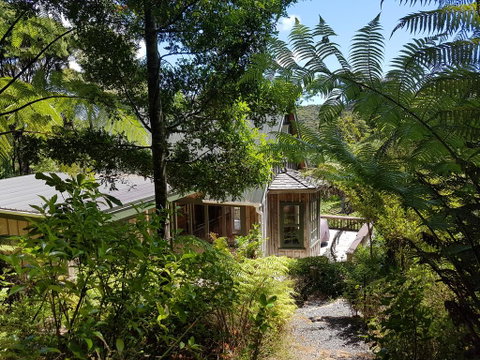 Whalers Cottage - Accommodation New Zealand 0