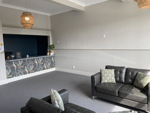 Whitehouse Hotel - Accommodation New Zealand 1