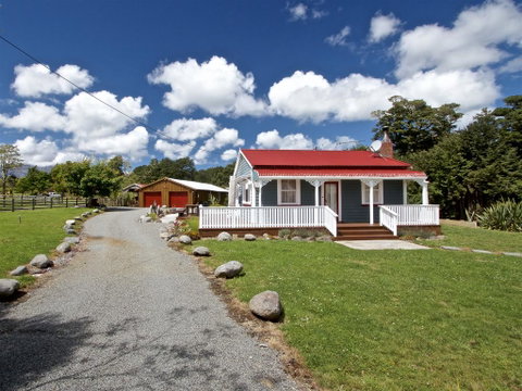 Winterfell - Horopito Holiday Home - Accommodation New Zealand 3