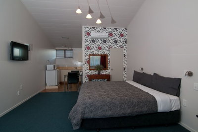 Broadway Motel & Miro Court Villas