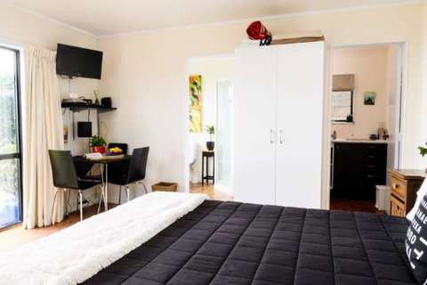 Paekakariki Beachfront Bed & Breakfast - Accommodation New Zealand 3