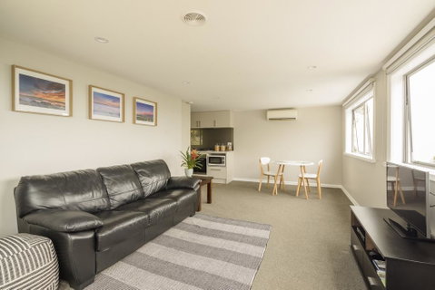 Escape Above The Estuary - Accommodation New Zealand 1
