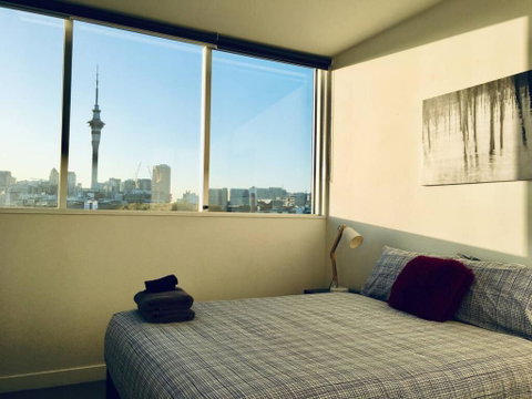 2 Bedroom Penthouse Apartment With City Views - Accommodation New Zealand 2