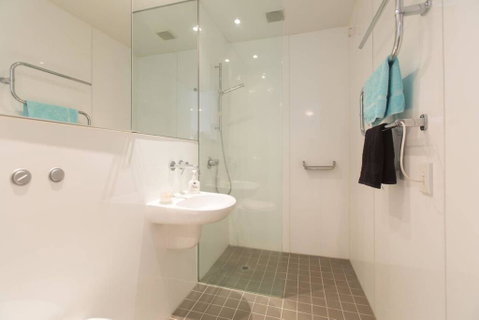 2 Bedroom Penthouse Apartment With City Views - Accommodation New Zealand 1