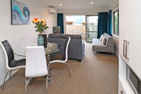 2 Brm Apartment 6 On Jones Crescent - Accommodation New Zealand 0