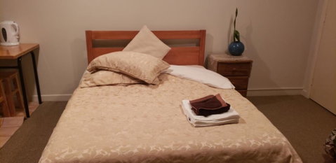 25 Glenfell Place - Serviced Studio - Accommodation New Zealand 1