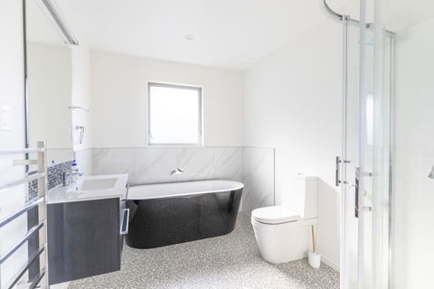 3 Bedrooms 2 Barthrooms New Modern Construction - Accommodation New Zealand 1