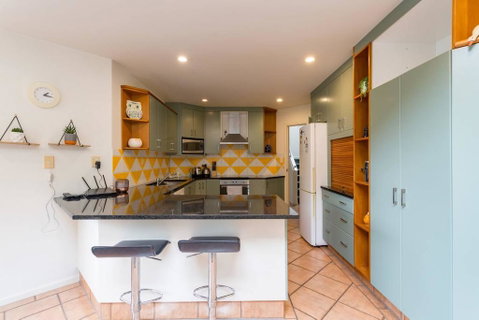 A Colourful Welcome To The Bays And Beaches - Accommodation New Zealand 2