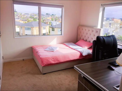 A Comfortable 5-Bedrooms House - Accommodation New Zealand 2