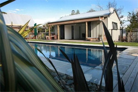 Airini Poolroom - Accommodation New Zealand 0