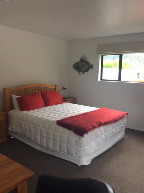 Airini Poolroom - Accommodation New Zealand 2