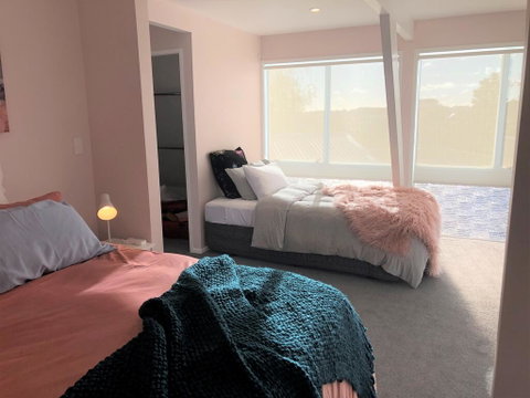 Allie's Hill Top Haven - Accommodation New Zealand 0